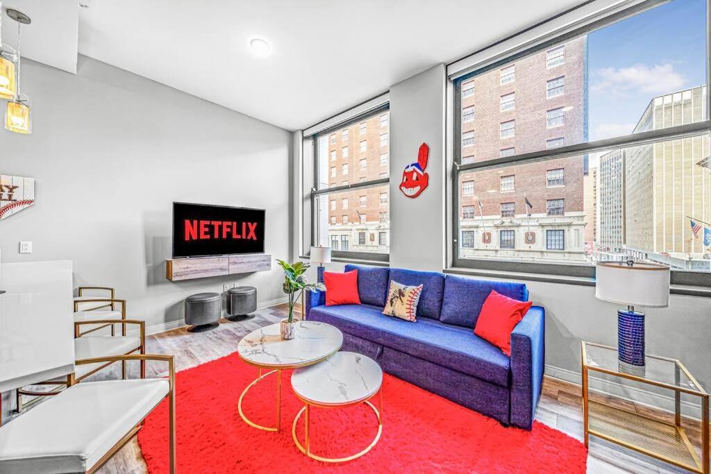 2Br Unit In The Heart Of Dt With View Of Playhouse Square, Pool & Gym Access- 305 Apartamento Cleveland Exterior foto