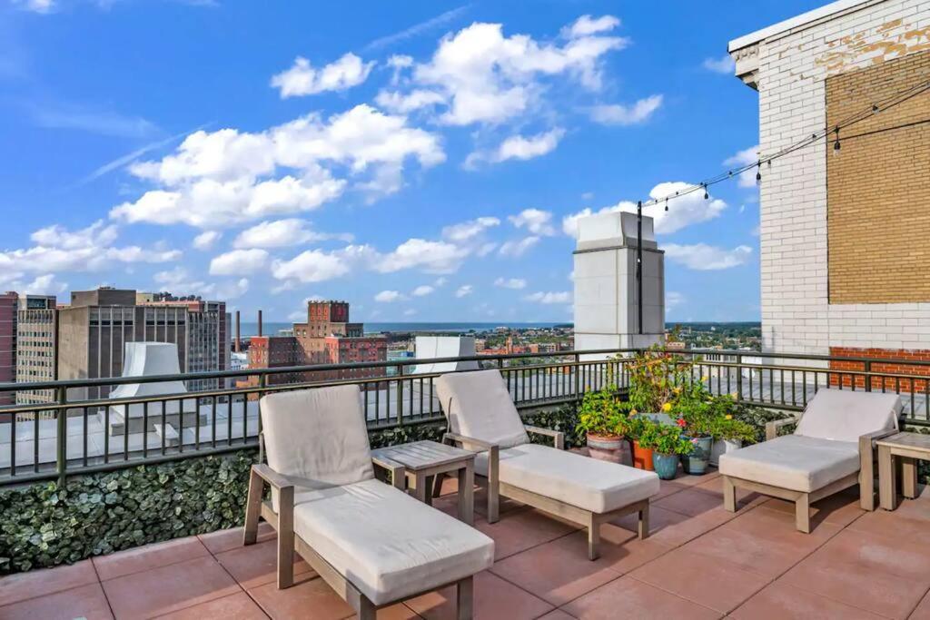 2Br Unit In The Heart Of Dt With View Of Playhouse Square, Pool & Gym Access- 305 Apartamento Cleveland Exterior foto